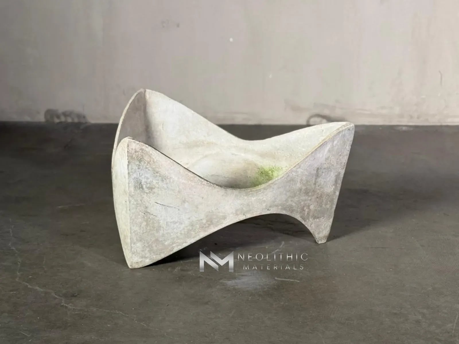 Willy Guhl Molar Planter - Image 1